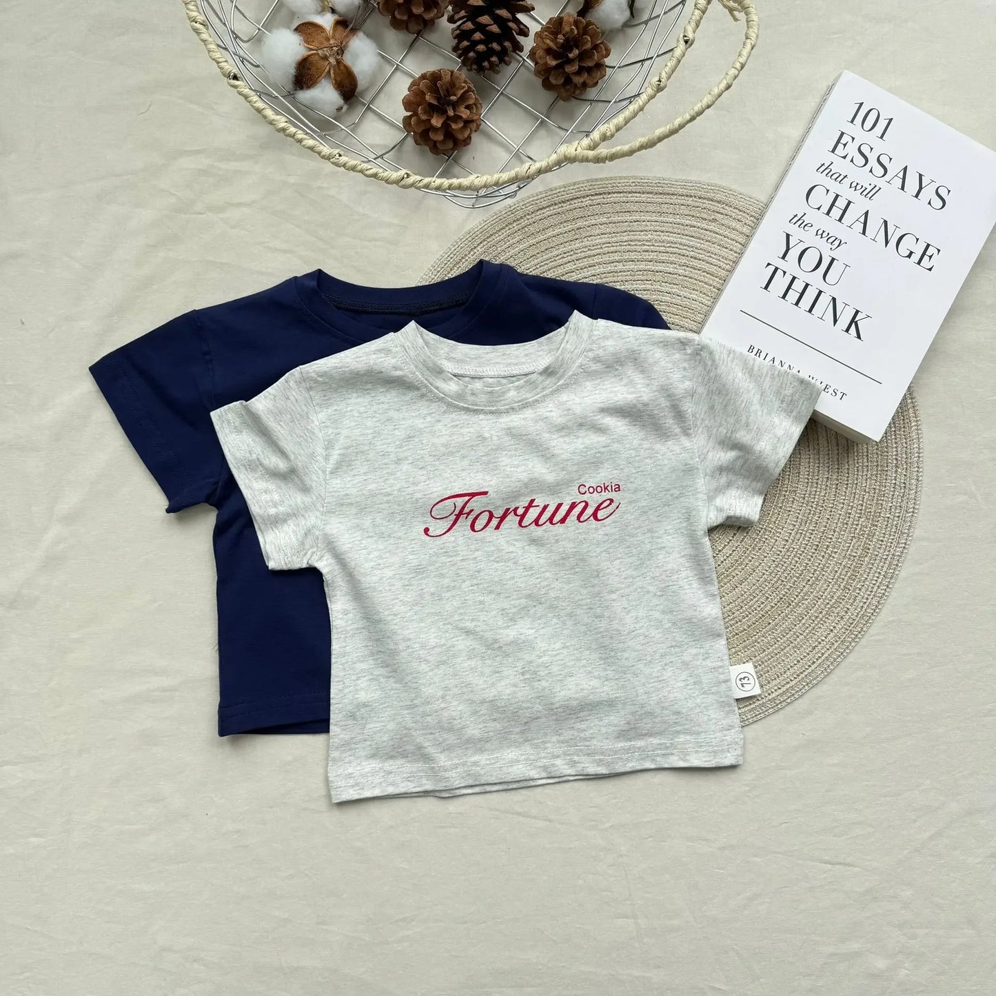 Korean Version Ins English Letter Round Neck Short Sleeved Shirt for Boys and Girls, Summer Style, Breathable Cotton Daily Style